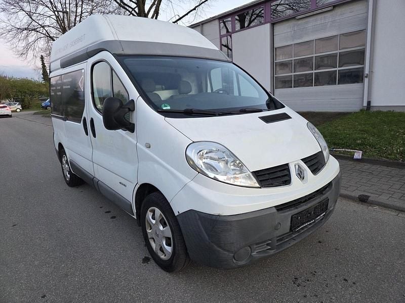 Gebraucht Renault Trafic 114 PS (83 kW) 2013 Weiß Van / Kleinbus