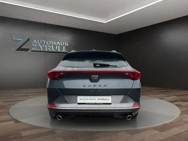 Używany Cupra Formentor VZ2 245 KM (180 kW) 2022 Szary SUV