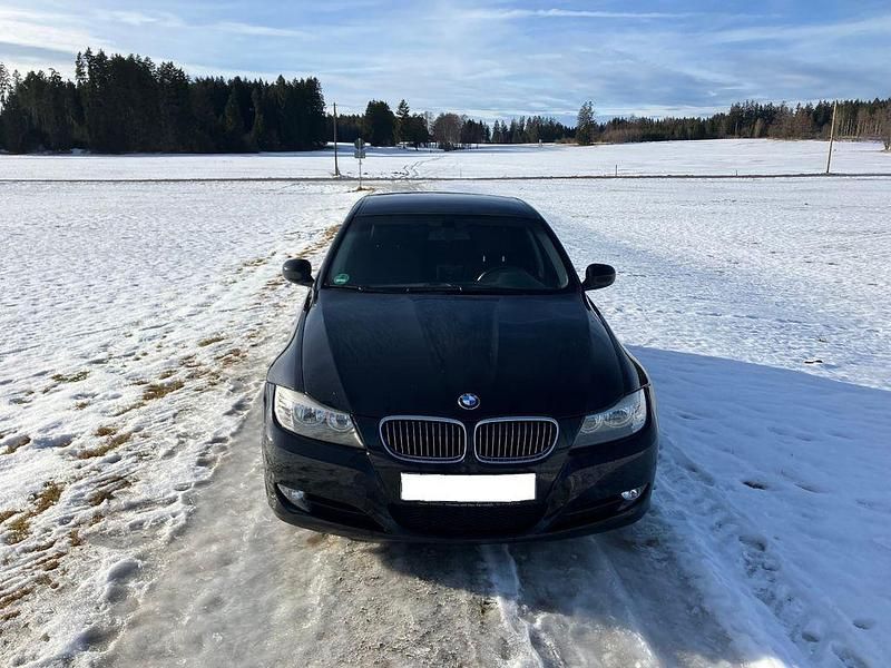 Gebraucht BMW 325 250 PS (183 kW) 2009 Schwarz Kombi