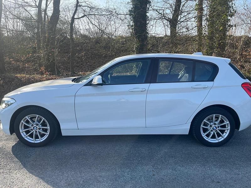 Gebraucht BMW 116 109 PS (80 kW) 2016 Weiß Kleinwagen
