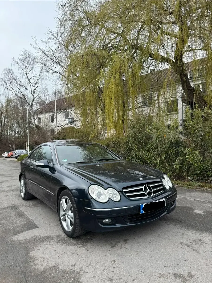 Gebraucht Mercedes CLK320 224 PS (164 kW) 2007 Blau Coupé