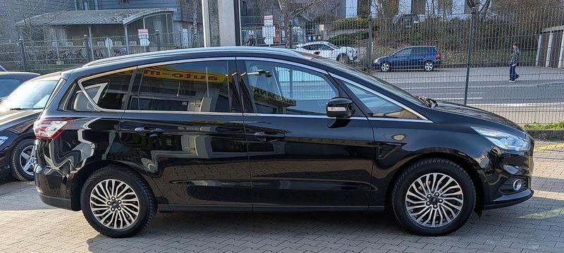 Gebraucht Ford S-MAX Titanium 241 PS (177 kW) 2019 Schwarz Van / Kleinbus