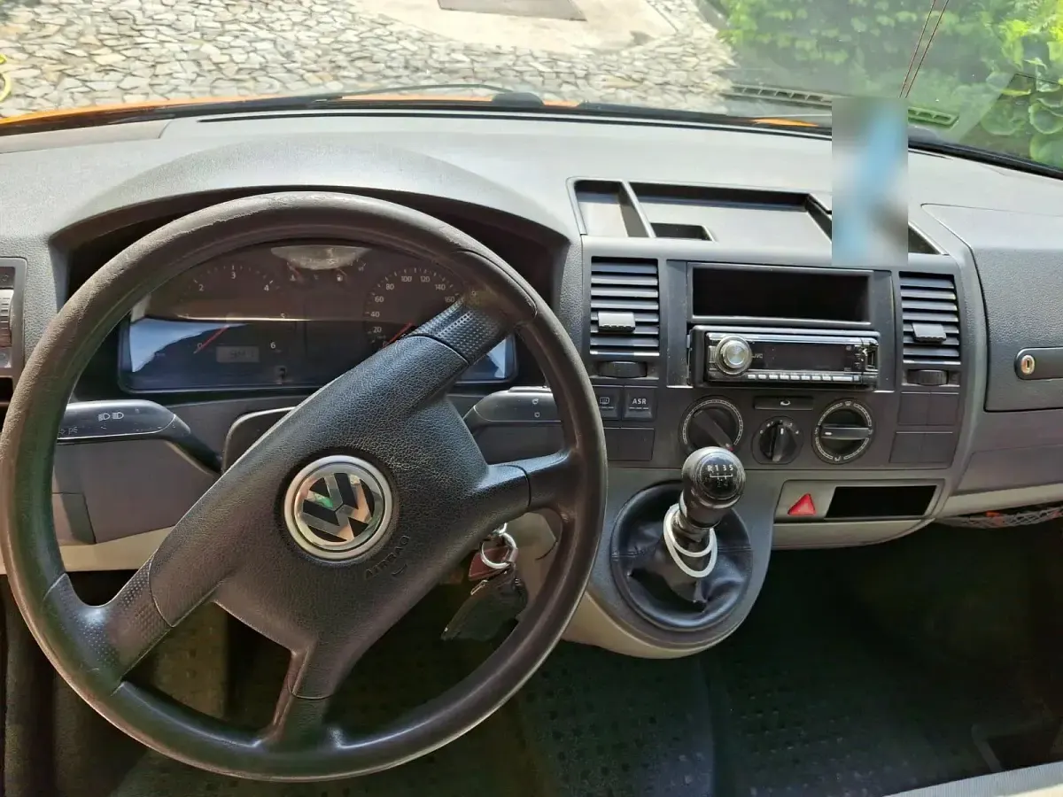 Gebraucht VW T5 105 PS (77 kW) 2005 Orange Van