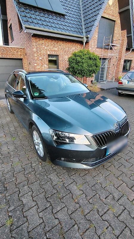 Gebraucht Skoda Superb 190 PS (139 kW) 2017 Grau Kombi