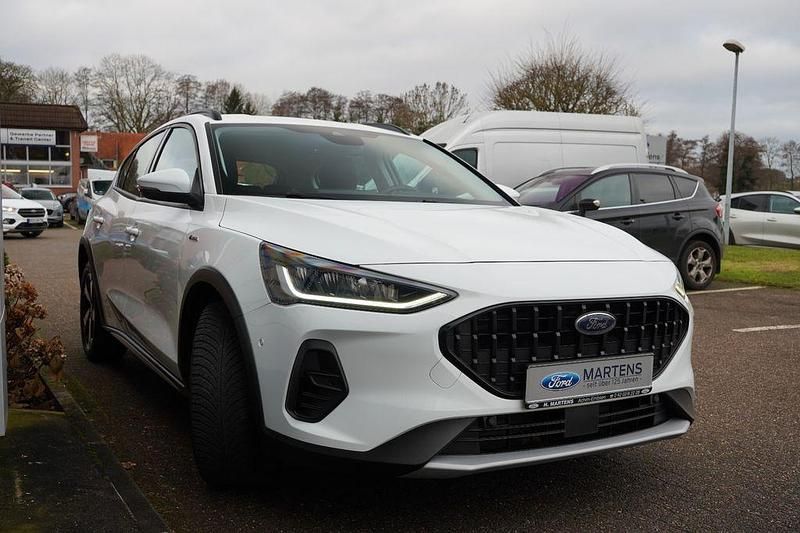 Gebraucht Ford Focus Active 155 PS (114 kW) 2023 Weiß Limousine