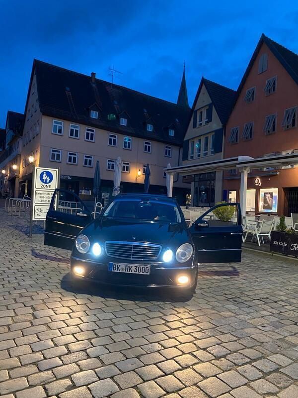 Schwarz Gebraucht 2005 Mercedes E350 Limousine | 3.500 € (Guter Preis) - Bild 1/4