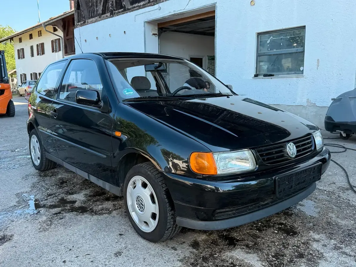 Gebraucht VW Polo 50 PS (36 kW) 1998 Schwarz Kleinwagen