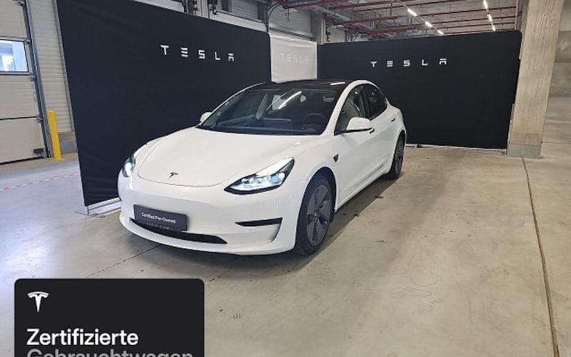 Weiß Gebraucht 2021 Tesla Model 3 Limousine | 25.200 € (Fairer Preis) - Bild 1/4