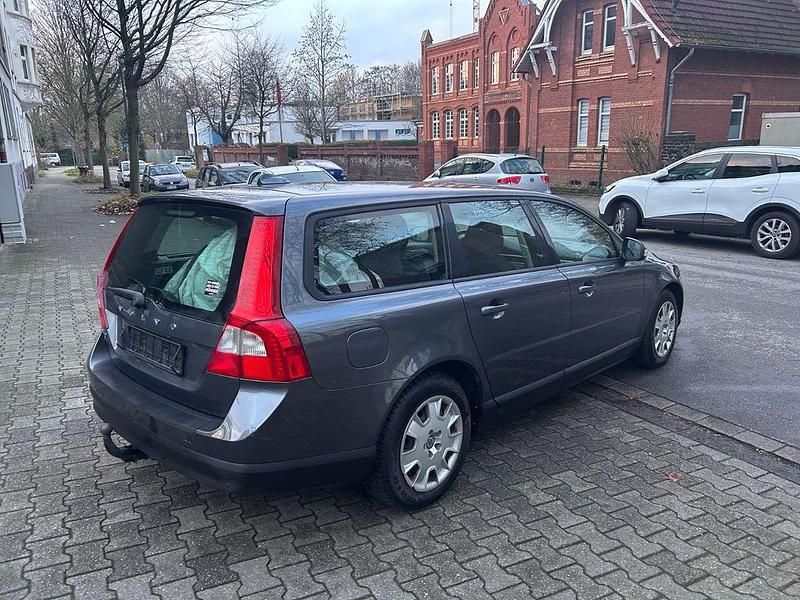 Gebraucht Volvo V70 Kinetic 136 PS (100 kW) 2008 Grau Kombi