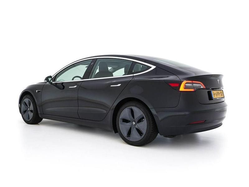 Gebraucht Tesla Model 3 Standard Range 175 kW (238 PS) 2020 Schwarz Limousine