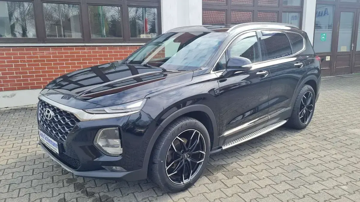 Gebraucht Hyundai Santa Fe Trend 150 PS (110 kW) 2019 Phantom black metallic SUV
