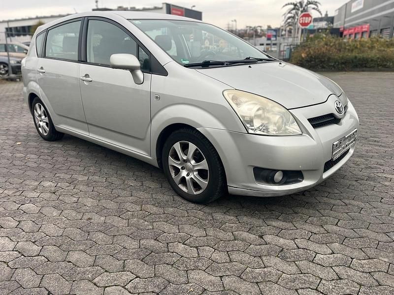 Silber Gebraucht 2007 Toyota Corolla Verso Van / Kleinbus | 1.690 € (Guter Preis) - Bild 1/4