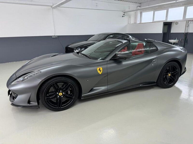 Grau Neu 2024 Ferrari 812 Cabrio | 589.000 € - Bild 1/4