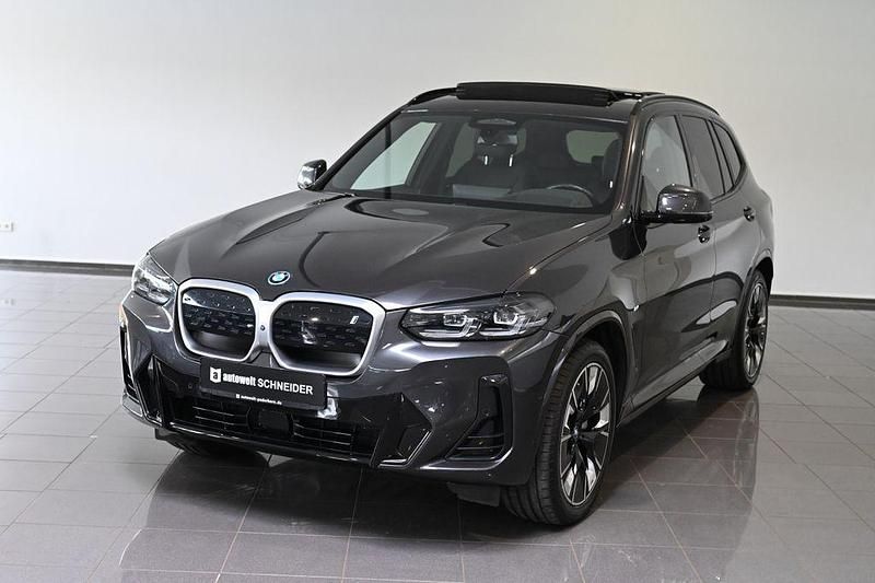Grau Gebraucht 2022 BMW iX3 Impressive SUV | 38.750 € (Fairer Preis) - Bild 1/4