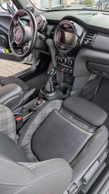 Second-hand Mini Cooper 136 CP (100 kW) 2017 Argintiu Hatchback