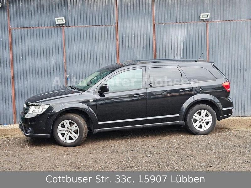Schwarz Gebraucht 2013 Fiat Freemont Urban SUV | 4.999 € (Fairer Preis) - Bild 1/4