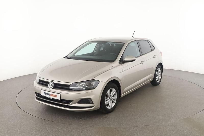 Grau Gebraucht 2018 VW Polo Trendline Limousine | 11.800 € (Superpreis) - Bild 1/3