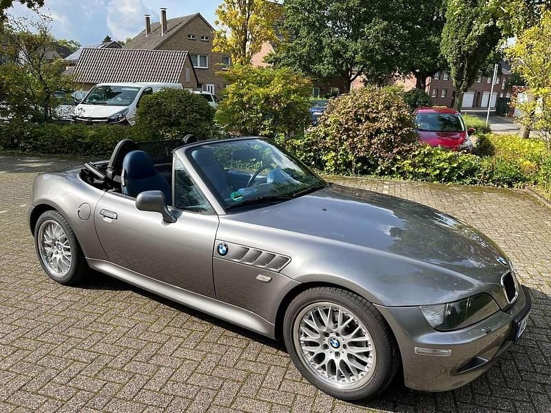 Grau Gebraucht 2002 BMW Z3 Cabrio | 11.900 € (Fairer Preis) - Bild 1/3