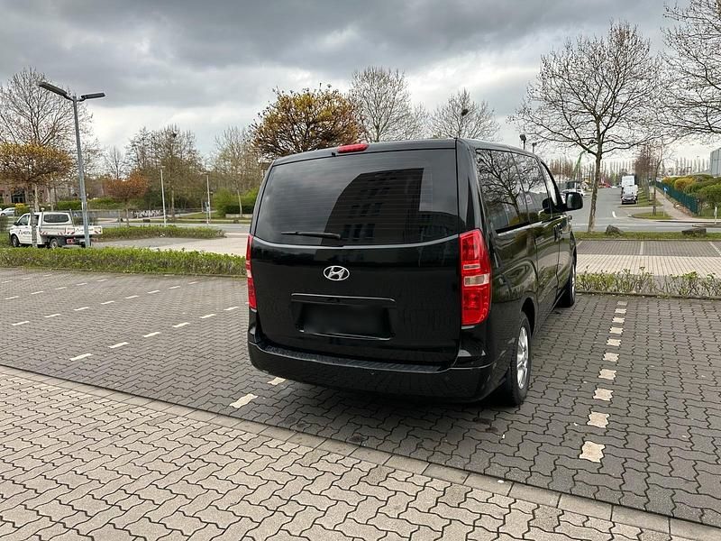 Gebraucht Hyundai H-1 Premium 170 PS (125 kW) 2012 Schwarz Van / Kleinbus