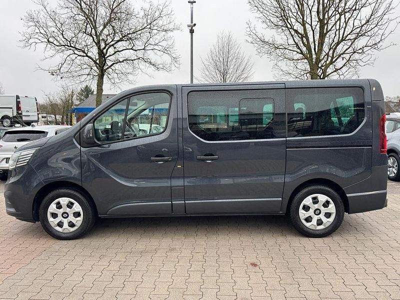 Gebraucht Renault Trafic 150 PS (110 kW) 2024 Grau Van / Kleinbus