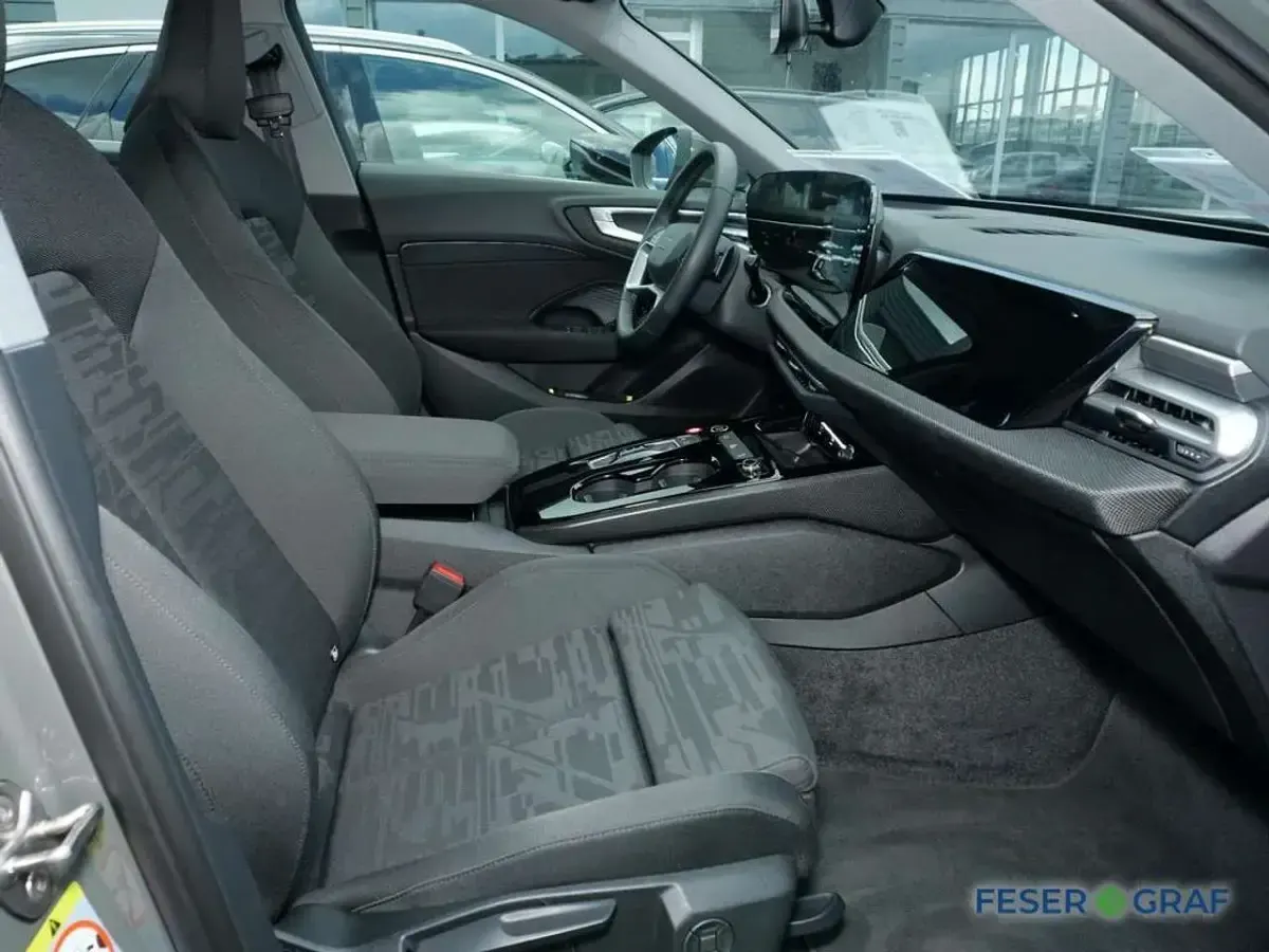 Gebraucht Audi A5 Business 204 PS (150 kW) 2025 Chronosgrau metallic Kombi