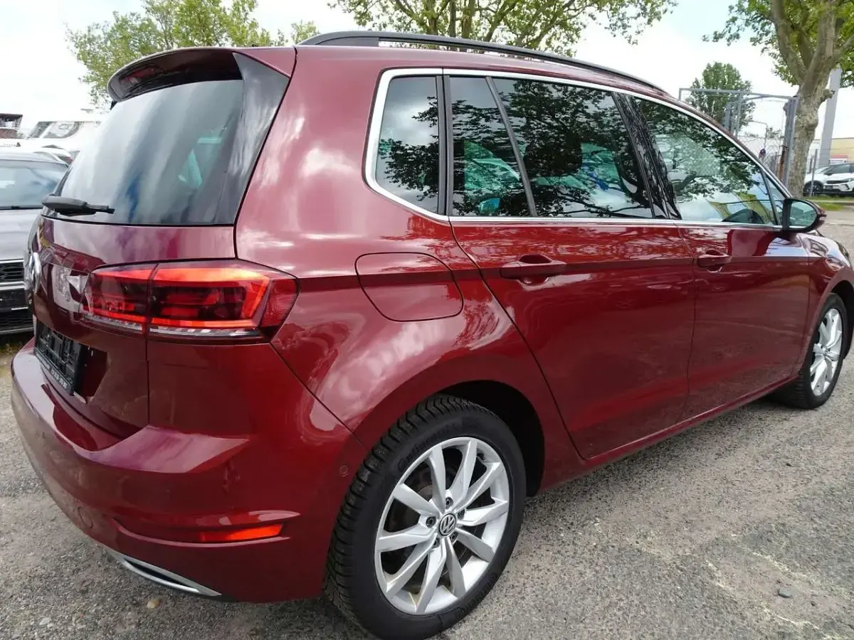 Gebraucht VW Golf Sportsvan Highline 150 PS (110 kW) 2018 Rot Van / Kleinbus