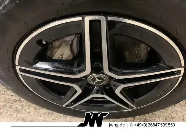 Gebraucht Mercedes GLC300de AMG line 306 PS (225 kW) 2021 Schwarz Limousine