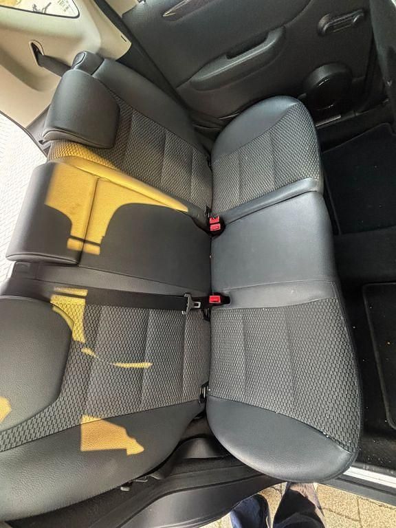 Gebraucht Mercedes A180 Elegance 109 PS (80 kW) 2011 Grau Van / Kleinbus