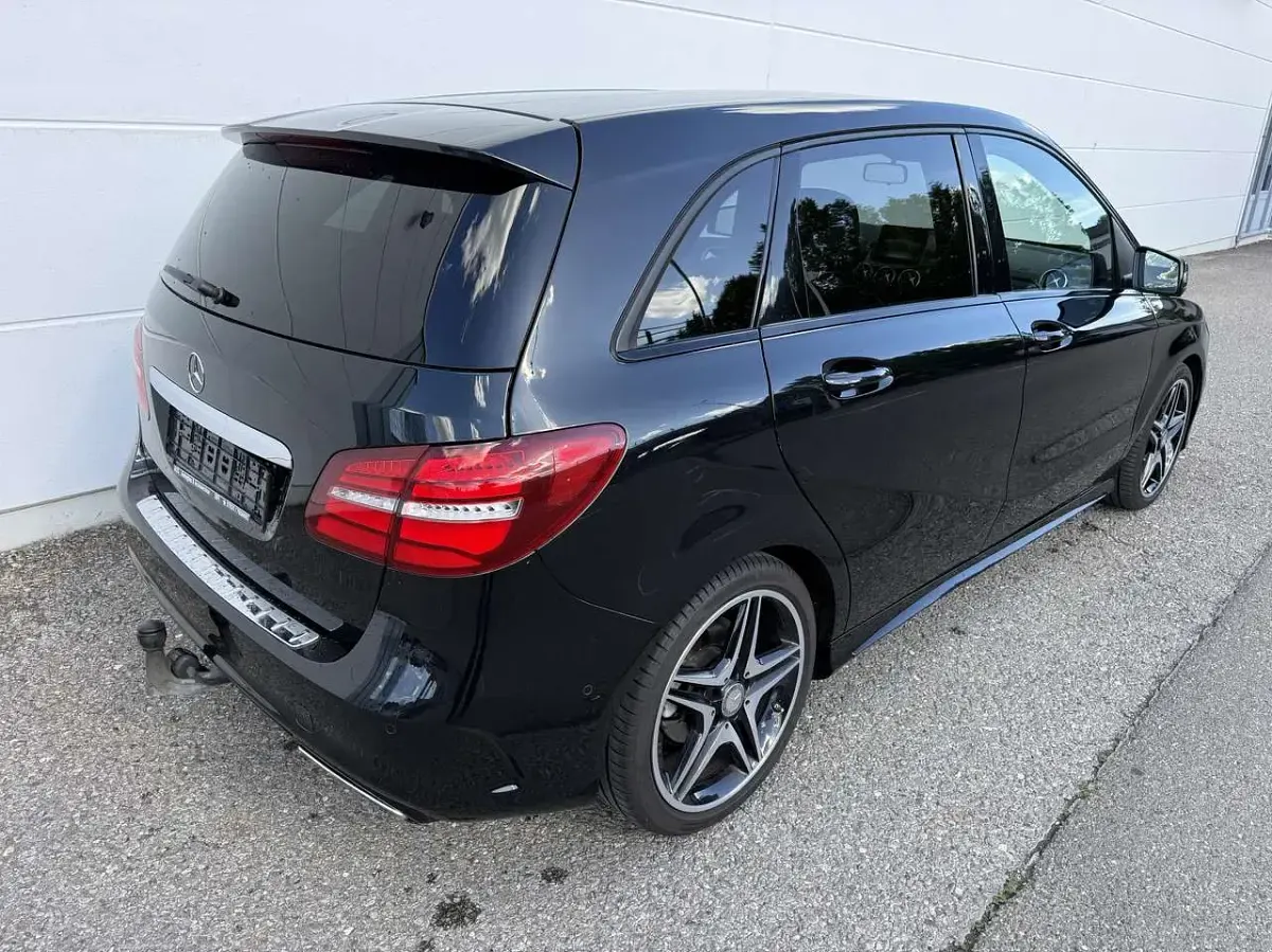 Gebraucht Mercedes B200 AMG 156 PS (114 kW) 2014 Kosmosschwarz  metalliclack Kleinwagen