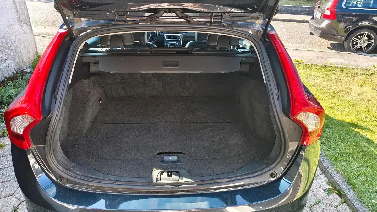 Gebraucht Volvo V60 205 PS (150 kW) 2011 Schwarz Kombi