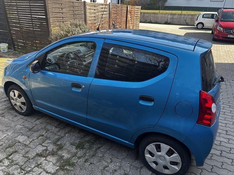 Gebraucht Suzuki Alto Club 68 PS (50 kW) 2012 Blau Kleinwagen