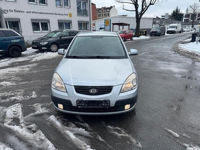 Gebraucht Kia Rio Basis 97 PS (71 kW) 2010 Grau Limousine