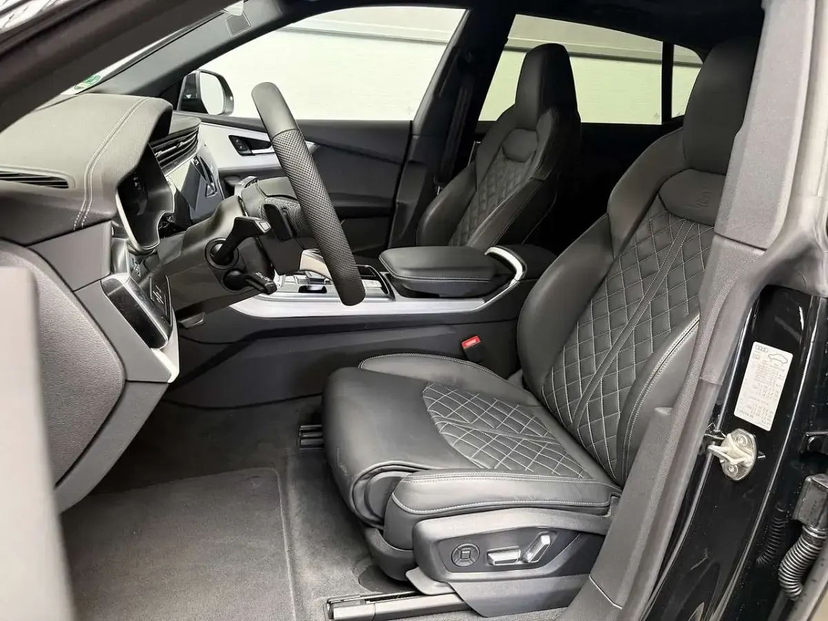 Usata Audi Q8 S-Line 286 CV (210 kW) 2025 Nero SUV