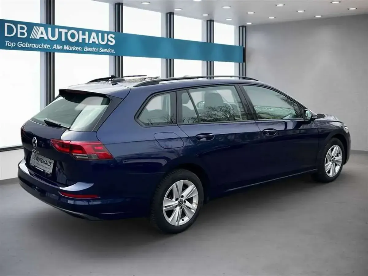 Gebraucht VW Golf VIII Life 116 PS (85 kW) 2023 Blau Kombi