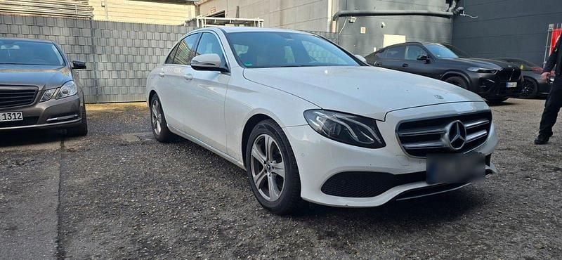 Gebraucht Mercedes E200 Avantgarde 184 PS (135 kW) 2017 Weiß Limousine