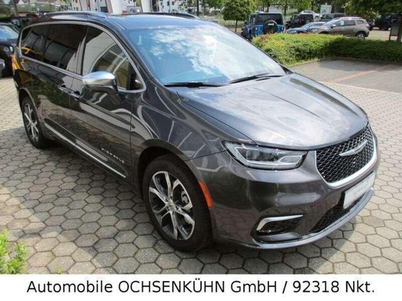 Gebraucht Chrysler Pacifica 291 PS (214 kW) 2024 Grau SUV
