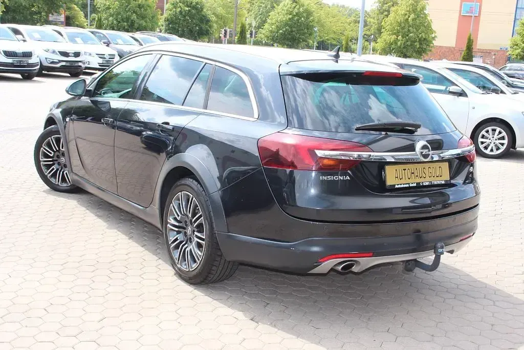 Gebraucht Opel Insignia 163 PS (119 kW) 2014 Schwarz Limousine