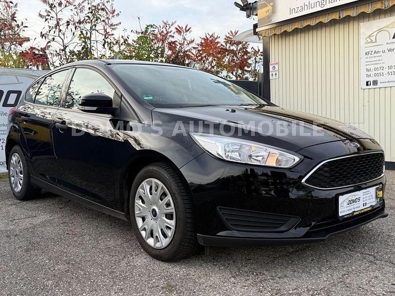 Schwarz Gebraucht 2016 Ford Focus Ambiente Limousine | 7.990 € (Guter Preis) - Bild 1/4