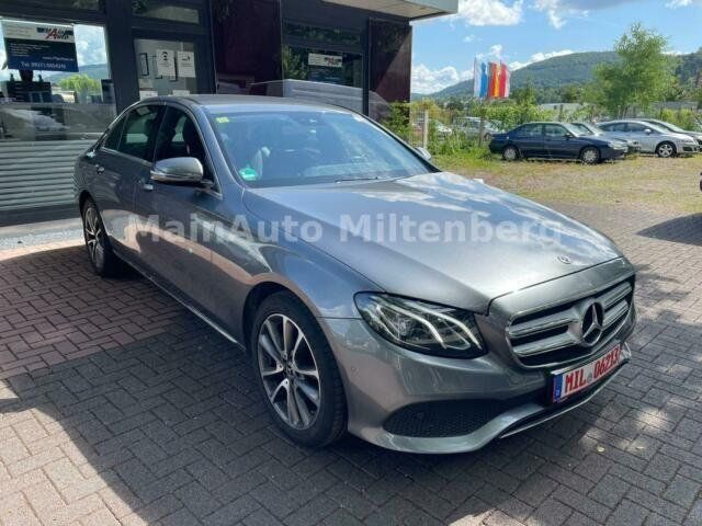 Gebraucht Mercedes E200 Avantgarde 150 PS (110 kW) 2017 Grau metallic Limousine