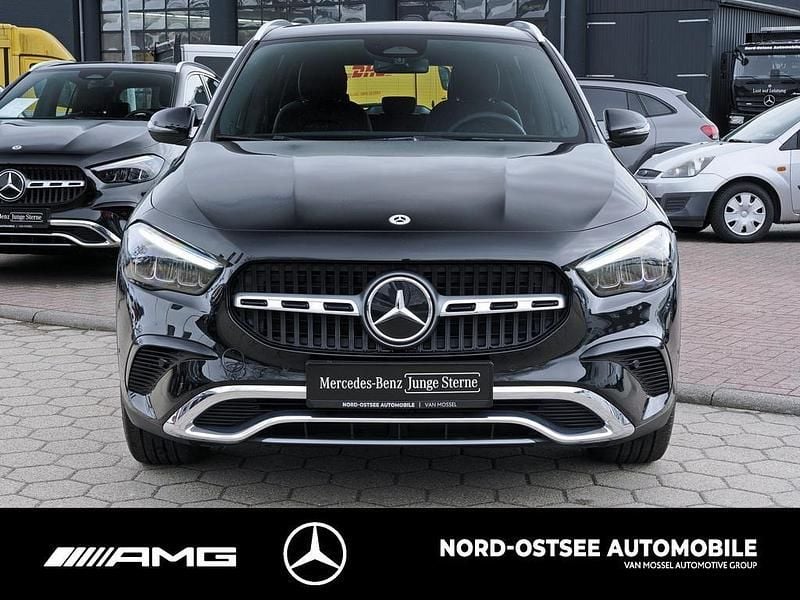 Gebraucht Mercedes GLA200 Progressive 150 PS (110 kW) 2025 Metalliclack kosmosschwarz SUV