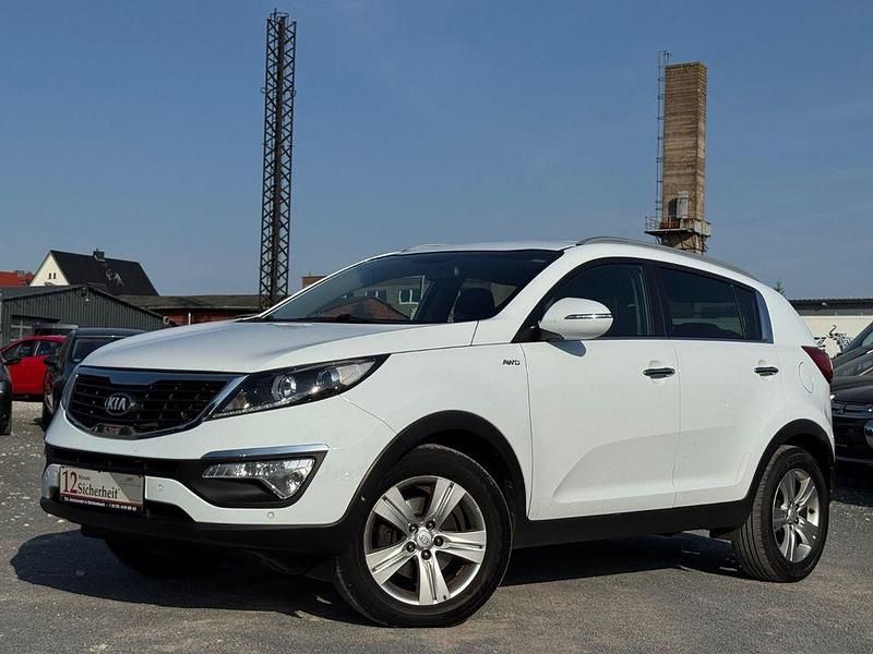 Weiß Gebraucht 2013 Kia Sportage FIFA World Cup Edition SUV | 9.999 € (Fairer Preis) - Bild 1/4