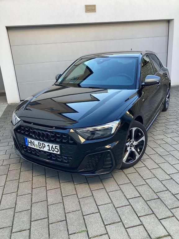 Schwarz Gebraucht 2023 Audi A1 Sportback S-Line Kleinwagen | 26.900 € (Guter Preis) - Bild 1/4