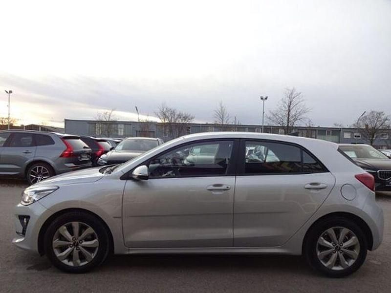 Gebraucht Kia Rio Vision 101 PS (74 kW) 2022 Silber Limousine