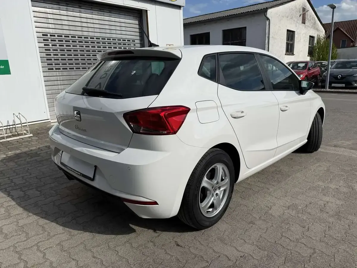Gebraucht Seat Ibiza Style 95 PS (69 kW) 2023 "candy" weiss Kleinwagen