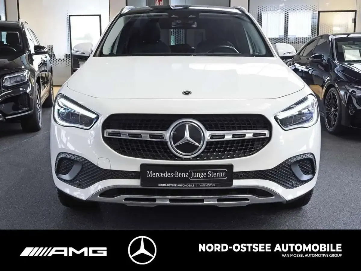 Gebraucht Mercedes GLA220 Progressive 190 PS (139 kW) 2022 Unilack polarweiß SUV