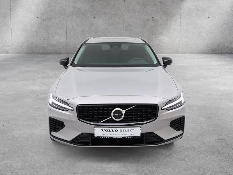 Gebraucht Volvo V60 Plus 455 PS (334 kW) 2025 Silber Kombi