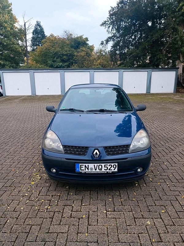 Blau Gebraucht 2003 Renault Clio II Kleinwagen | 1.500 € (Fairer Preis) - Bild 1/4