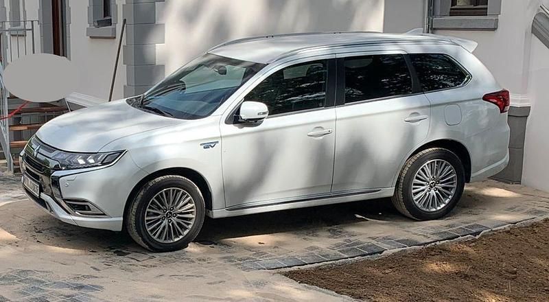 Gebraucht Mitsubishi Outlander P-HEV Edition 224 PS (164 kW) 2019 Weiß SUV