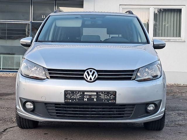 Gebraucht VW Touran Comfortline 140 PS (102 kW) 2014 Silber Van / Kleinbus