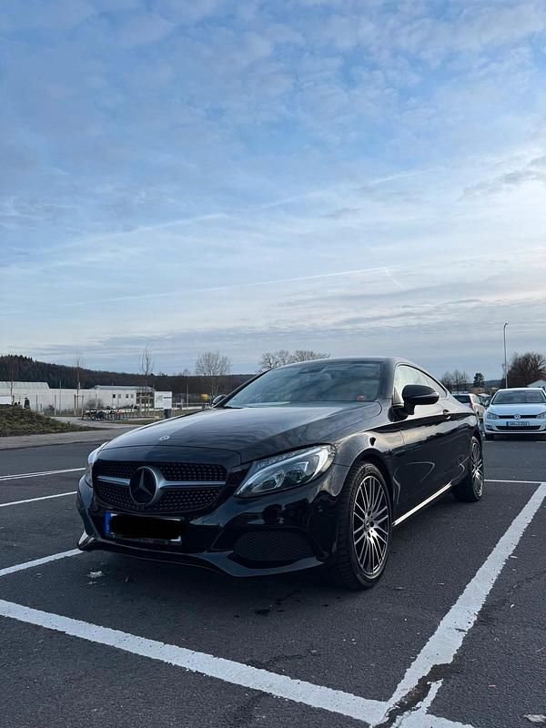 Gebraucht Mercedes E250 204 PS (150 kW) 2018 Schwarz Coupé
